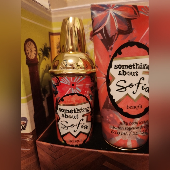Something About Sofia by Benefit EDT / Eau De Toilette Gift Set; 30ml /1.0 fl.oz - Picture 9 of 13